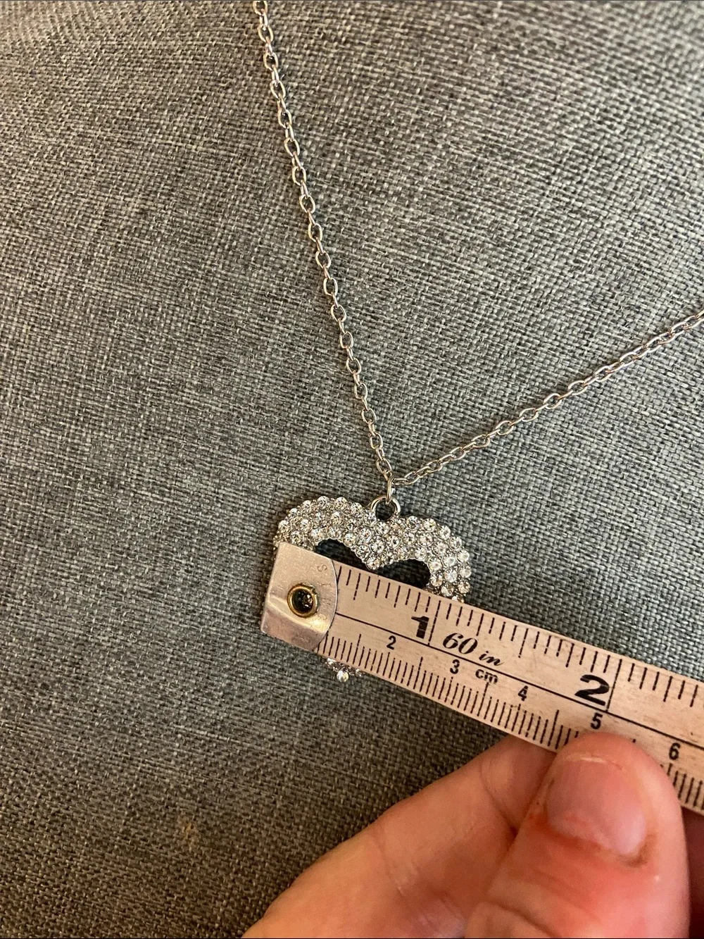 5/$10❤️❤️❤️NEW Silver Tone Zinc Alloy Crystal Heart Pendant Necklace